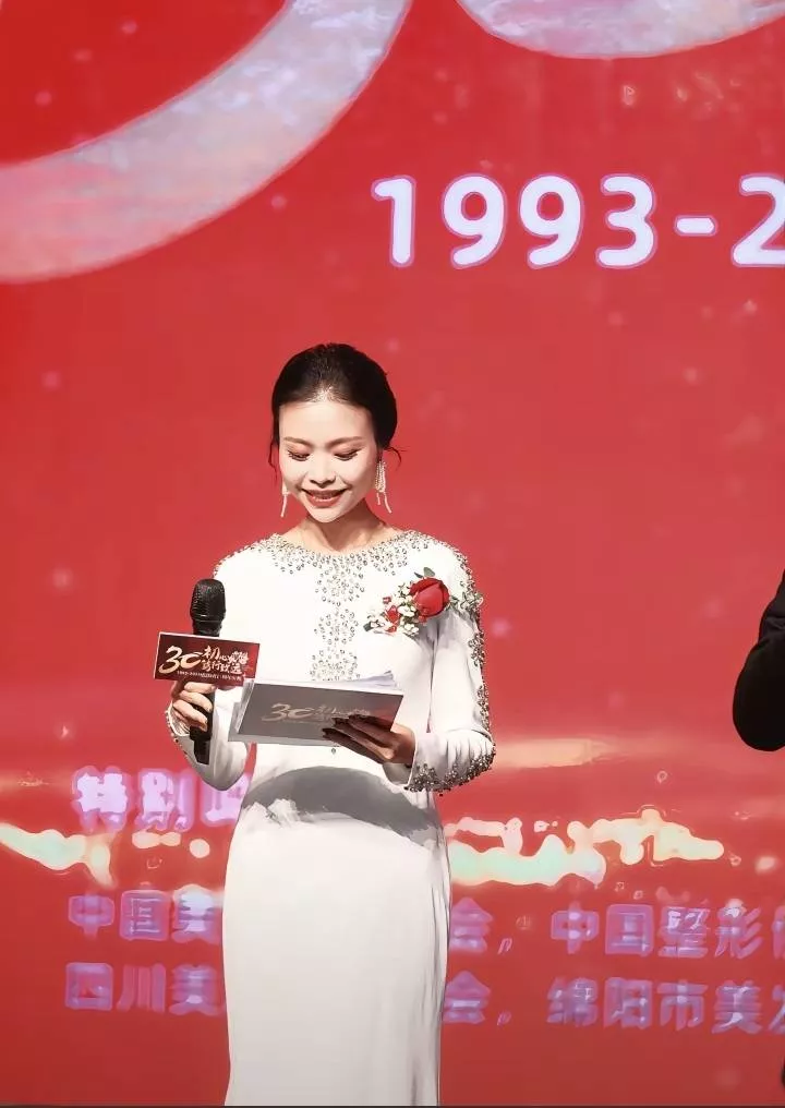 知名女主持人熹菲抗癌10年不幸去世，年仅37岁