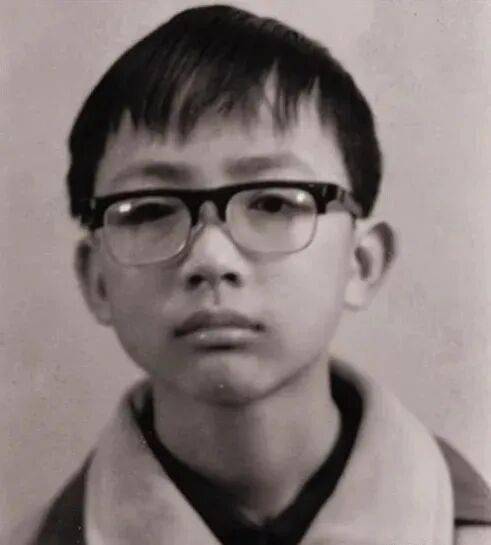 14岁救火牺牲的赖宁，如今照片被摘，雕像被拆