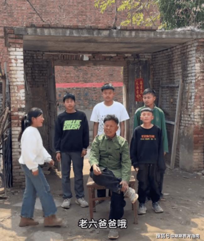 农村家长晒7儿1女，被群嘲后看清现实