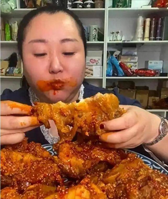 中国女吃播四巨头现状：骷髅脸....
