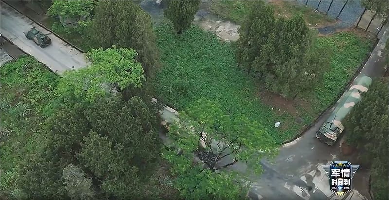 中国解放军火箭军近期在中国国内某个野外训练场进行火力突击演习，展示相关部队作战能力。 图：翻摄自环球网