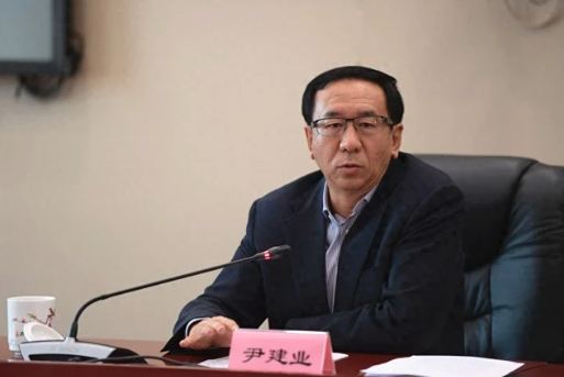 同一日,中纪委连打两“虎” 同一日,中纪委连打两“虎”