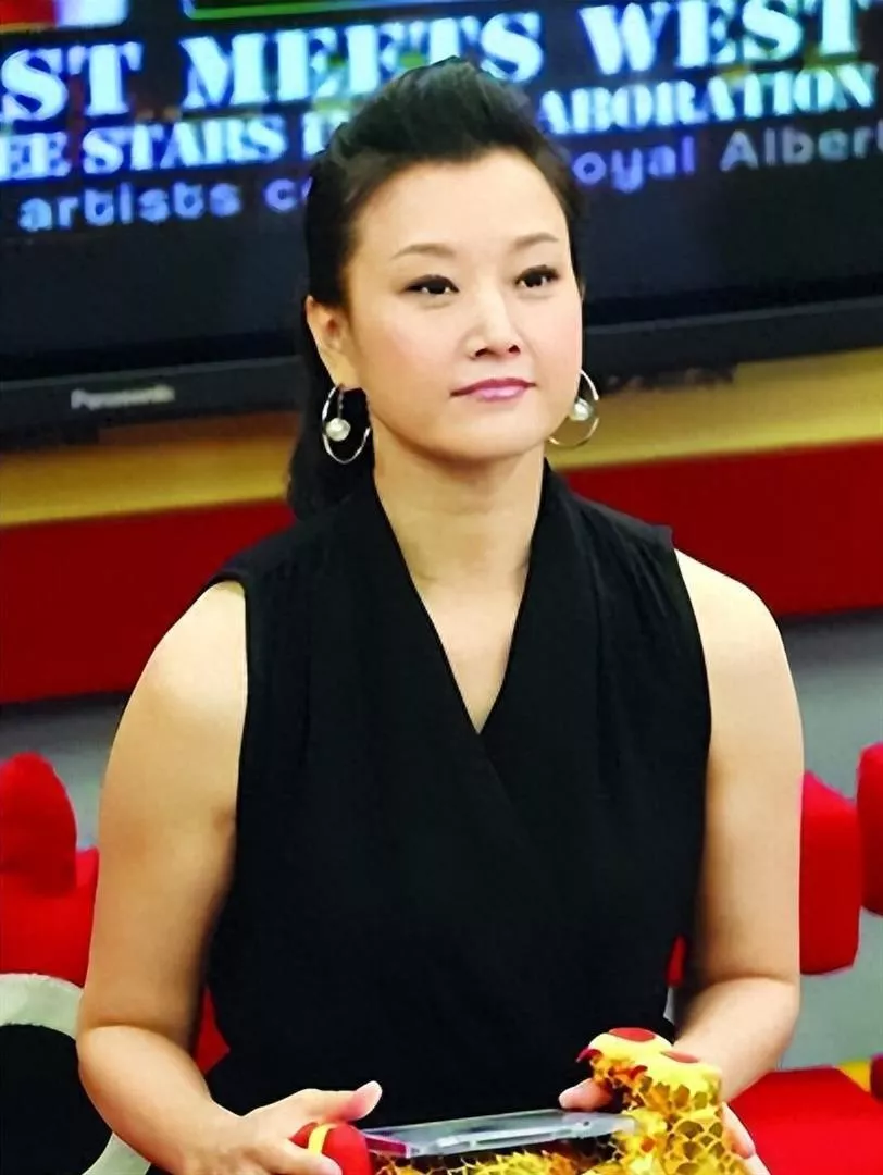 不再隐瞒!李谷一曝光宋祖英走上高位的真相
