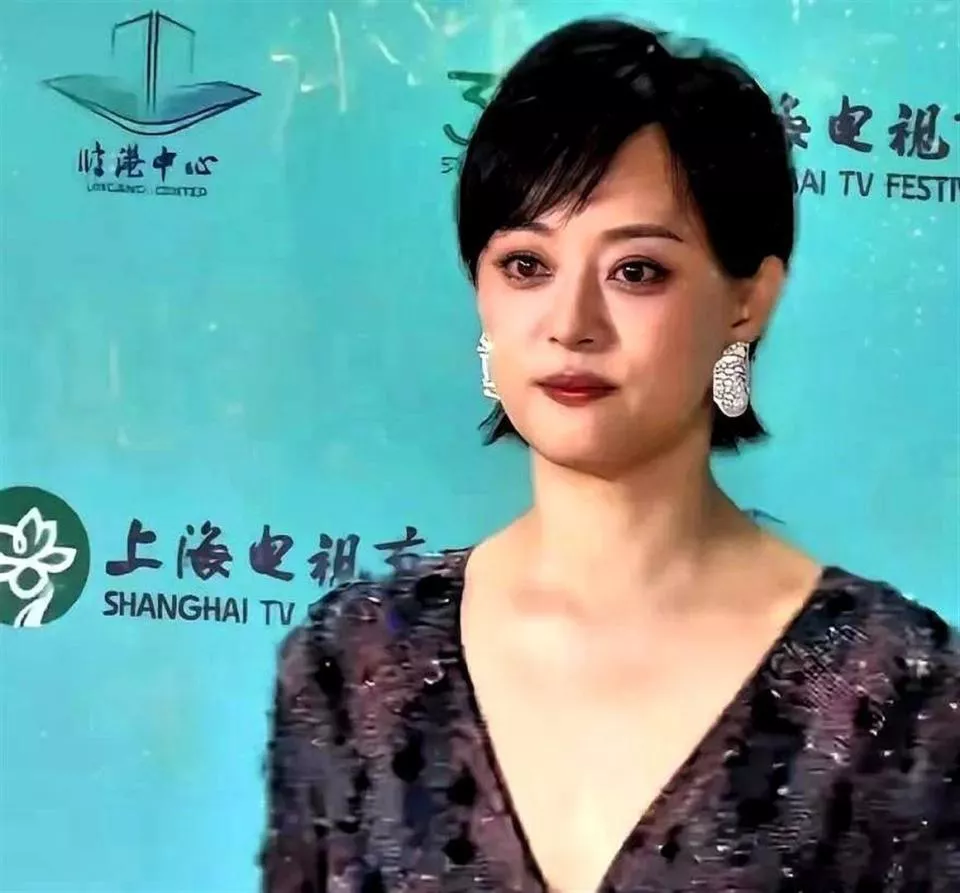 孙俪在后台偶遇杨紫开口就问:有好戏能不能介绍介绍我?