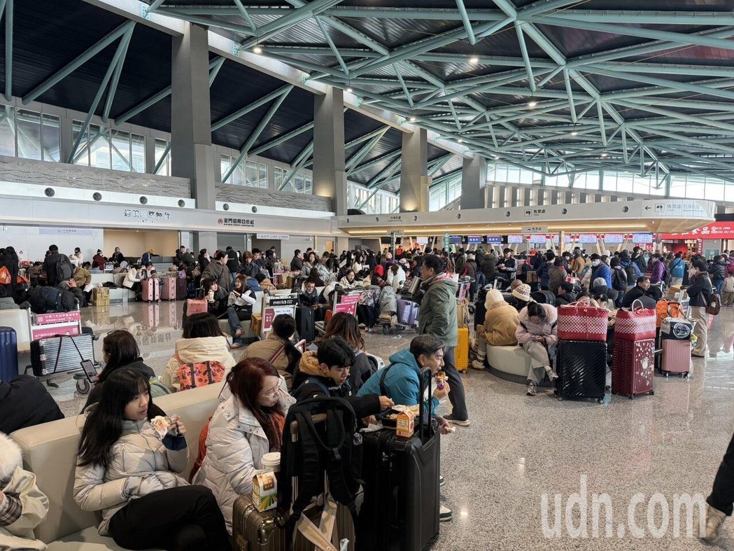 金门气象站指出，今日仍以晴时多云、高温炎热天气为主，风向将由偏南风逐渐转为东北风...