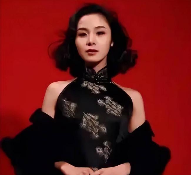 她是密春雷前妻,独居崇明岛养龙凤胎 她是密春雷前妻,独居崇明岛养龙凤胎