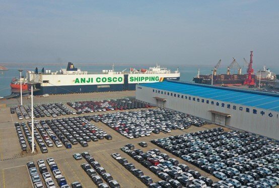 包括比亚迪、小鹏等车厂皆开始以全球市场为产品首发目标,并透过高于中国1.5至3倍以上的海外定价,打造高端品牌形象。 新华社
