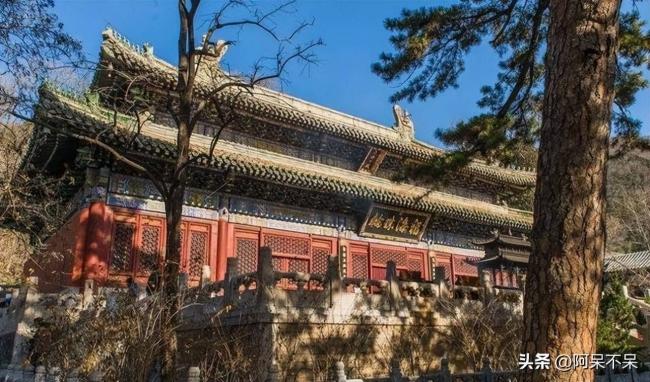 中国这座小寺庙 武警24小时站岗