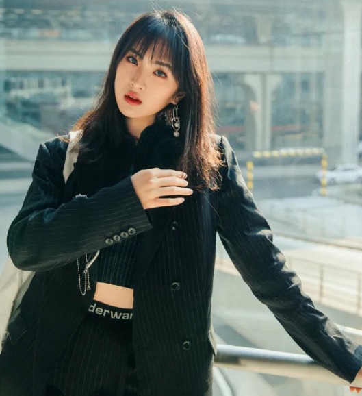 华为遭包围 任正非一家外逃 ？ 女儿现身北京